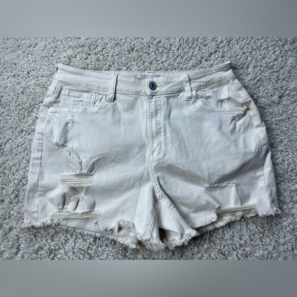 SO Juniors Size 17 Curvy Midi High Rise Distressed Shorts - Picture 1 of 5